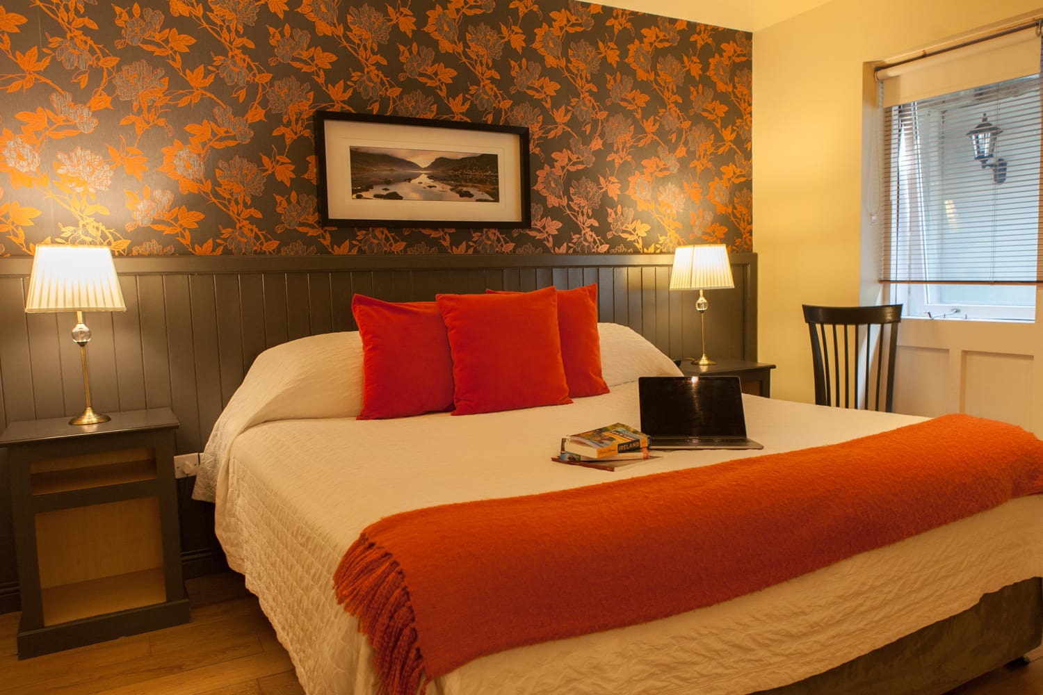 Double room with super-king bed