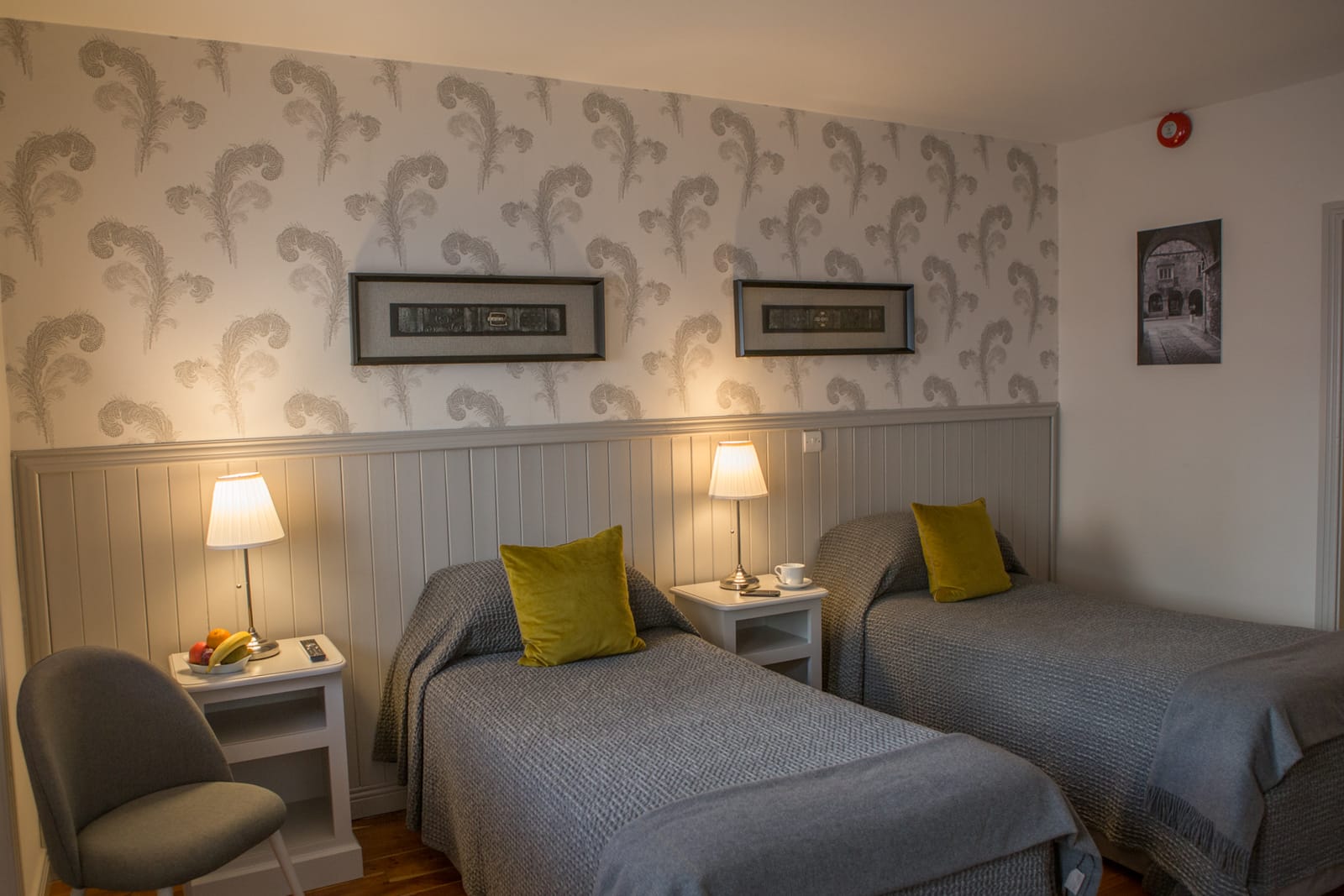 Twin room with two single beds